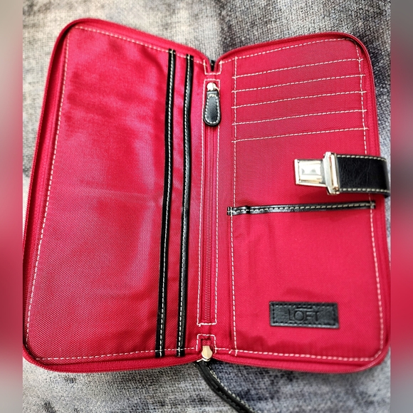 LOFT TRAVEL WALLET - Picture 6 of 12